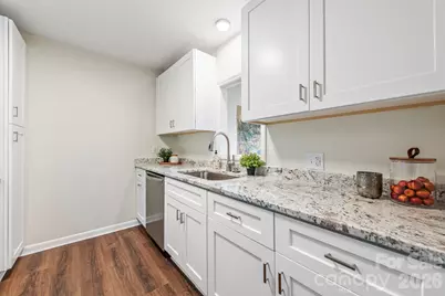 1323 Queens Road #324, Charlotte, NC 28207 - Photo 9