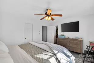 3706 Selwyn Farms Ln, Charlotte, NC 28209 - Photo 9