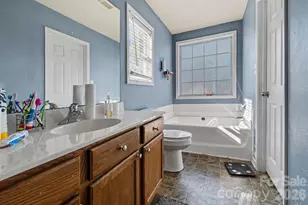 1409 Majestic Meadow Dr, Charlotte, NC 28216 - Photo 5