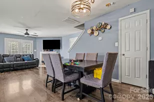 1409 Majestic Meadow Dr, Charlotte, NC 28216 - Photo 3