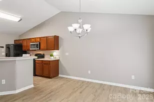 2457 Marthas Ridge Dr, Statesville, NC 28625 - Photo 7