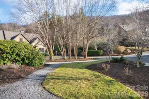 28 Meadow Village Ln, Asheville, NC 28803 - Photo 23