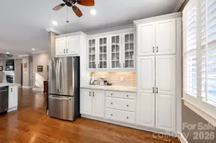 28 Meadow Village Ln, Asheville, NC 28803 - Photo 5