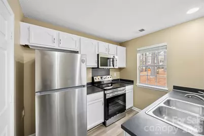 3105 Summercroft Lane, Charlotte, NC 28269 - Photo 9