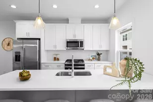 3920 Hager Dr, Charlotte, NC 28208 - Photo 1