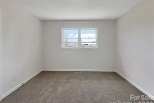 138 Victoria Dr, Statesville, NC 28625 - Photo 11