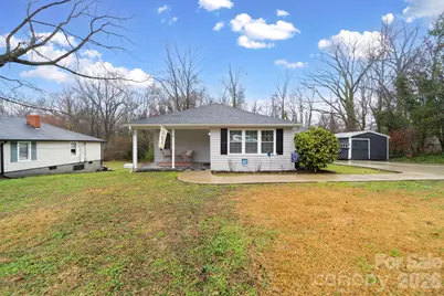 211 E Ohio Avenue, Bessemer City, NC 28016 - Photo 1