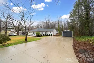 211 E Ohio Ave, Bessemer City, NC 28016 - Photo 3