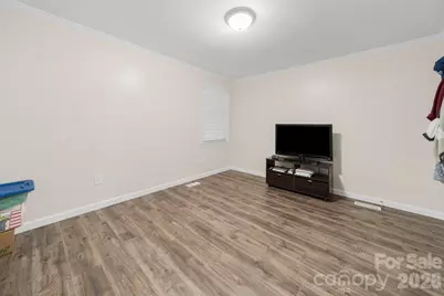 211 E Ohio Avenue, Bessemer City, NC 28016 - Photo 29