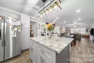 211 E Ohio Ave, Bessemer City, NC 28016 - Photo 15