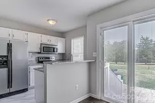 8215 Circle Tree Ln, Charlotte, NC 28277 - Photo 9