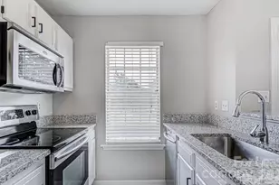 8215 Circle Tree Ln, Charlotte, NC 28277 - Photo 7