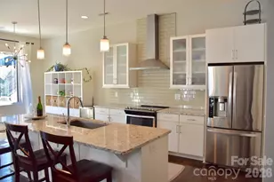 916 Westbrook Dr, Charlotte, NC 28202 - Photo 11