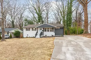 915 Crestmere St, Charlotte, NC 28208 - Photo 25