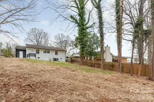 915 Crestmere St, Charlotte, NC 28208 - Photo 23