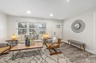 915 Crestmere St, Charlotte, NC 28208 - Photo 5