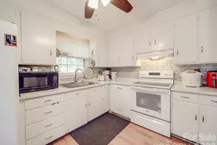 6820 Elm Forest Dr, Charlotte, NC 28212 - Photo 13