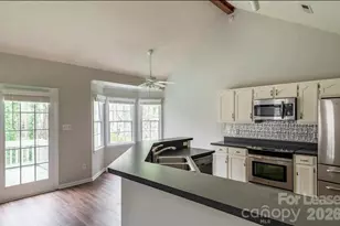803 Brightmoor Dr, Matthews, NC 28105 - Photo 3