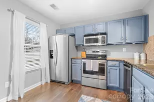 17640 Caldwell Track Dr, Cornelius, NC 28031 - Photo 3