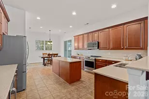 9927 Daufuskie Dr, Charlotte, NC 28278 - Photo 17