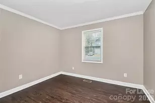 2213 Kennesaw Dr, Charlotte, NC 28216 - Photo 9