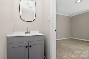 112 Oregon St, Charlotte, NC 28208 - Photo 13