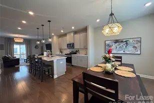 3738 Memorial Pkwy, Charlotte, NC 28217 - Photo 11