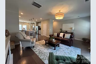 3738 Memorial Parkway, Charlotte, NC 28217 - Photo 9