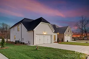 8163 Fairview Rd, Charlotte, NC 28226 - Photo 47