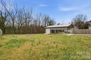 736 E 11th St, Newton, NC 28658 - Photo 29