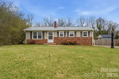 736 E 11th Street, Newton, NC 28658 - Photo 1