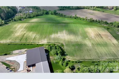 000 Upward Road E, Flat Rock, NC 28731 - Photo 15