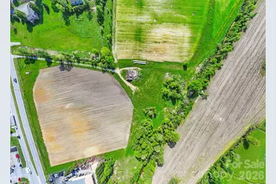 000 Upward Road E, Flat Rock, NC 28731 - Photo 13