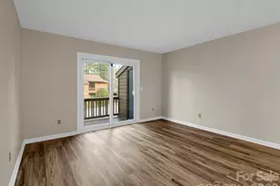 520 Courtwood Ln, Hendersonville, NC 28739 - Photo 3