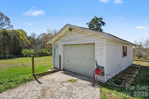 139 Blackburn Dr, Grover, NC 28073 - Photo 33