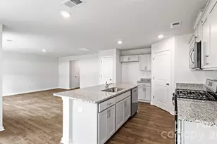 105 Lauren Ln, Hendersonville, NC 28792 - Photo 5