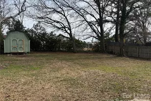 1422 Orvis St, Charlotte, NC 28216 - Photo 27