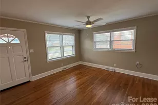1422 Orvis St, Charlotte, NC 28216 - Photo 3