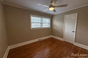 1422 Orvis St, Charlotte, NC 28216 - Photo 13