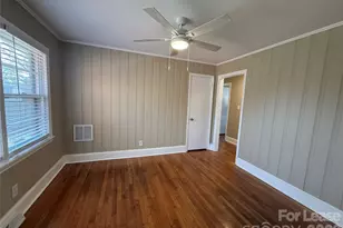 1422 Orvis St, Charlotte, NC 28216 - Photo 11