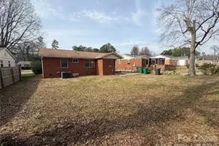 1422 Orvis St, Charlotte, NC 28216 - Photo 29