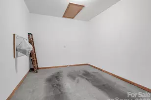 25 Coldwater Ln, Laurel Park, NC 28739 - Photo 31