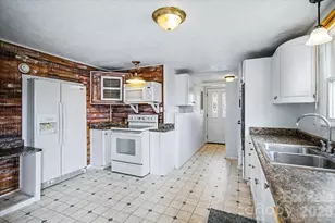 170 Styles Rd, Burnsville, NC 28714 - Photo 5