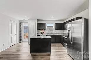 5141 Rustling Pnes Ct, Charlotte, NC 28215 - Photo 11