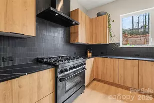 5726 Charing Pl, Charlotte, NC 28211 - Photo 7