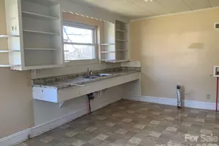 626 3rd Ave Dr SE, Hickory, NC 28602 - Photo 11