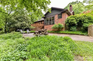 2401 Wensley Dr, Charlotte, NC 28210 - Photo 19