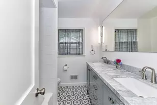 2401 Wensley Dr, Charlotte, NC 28210 - Photo 13