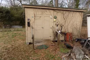 415 S Maple Street S, Dallas, NC 28034 - Photo 3