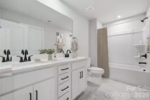 4126 Vis Pne Dr, Charlotte, NC 28215 - Photo 11